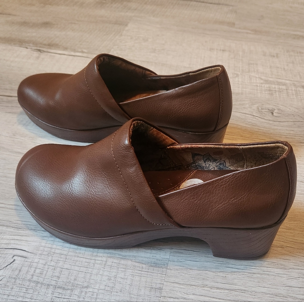 b.o.c Born Concept Women Brown Leather Clogs Slip-On Comfort Shoes Low Heel 10M